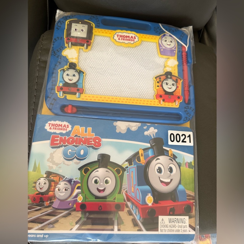 Thomas & Friends Magnetic Drawing Board & Book Learning Series Ships‎ Next Day